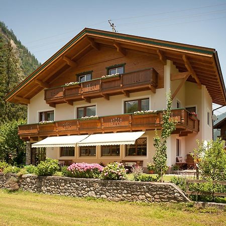 Leo Appartements Mayrhofen Bagian luar foto
